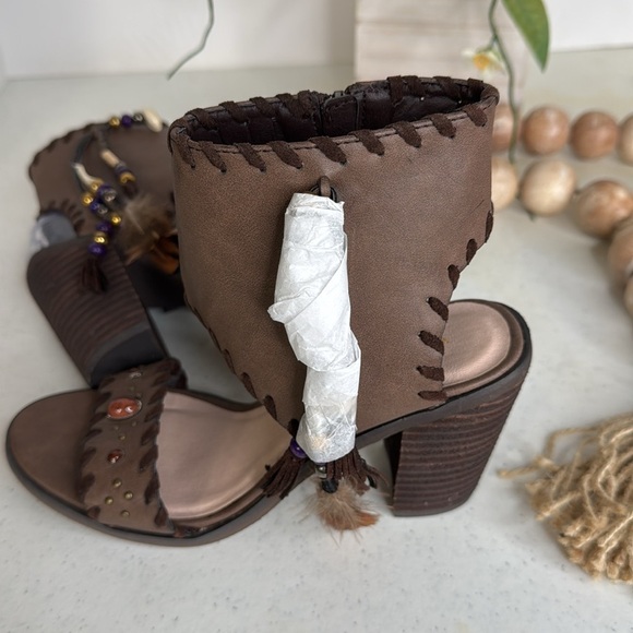 Very Volatile Women's Size 6 Boho Heeled Sandal Brown Beaded Fringe - Picture 7 of 9